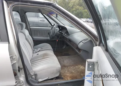 1992 Oldsmobile 88 Royale z USA, uszkodzony, nr VIN 1G3HN53L4N1830585